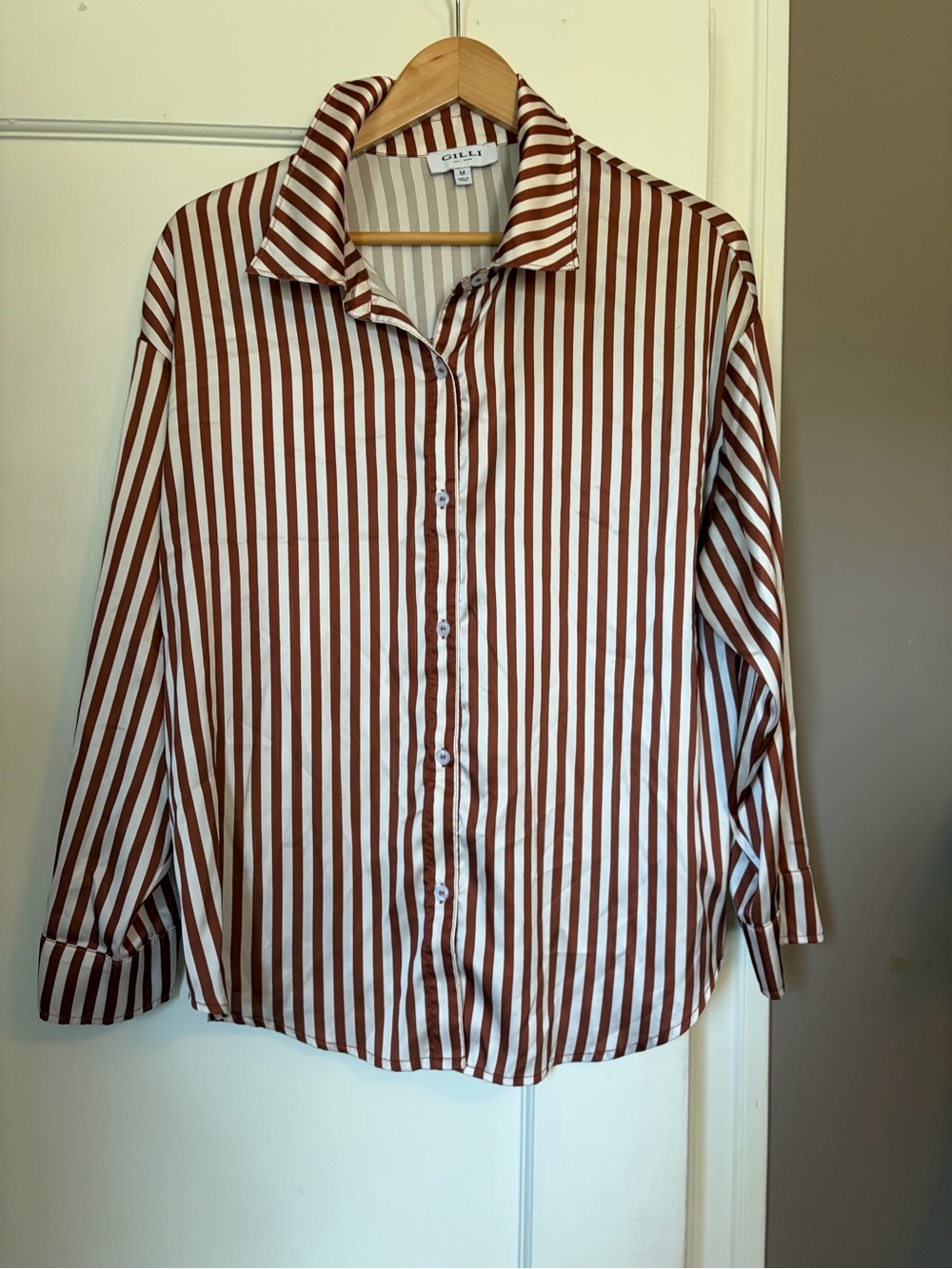 Gilli Brown & White Striped Button-Up Shirt
